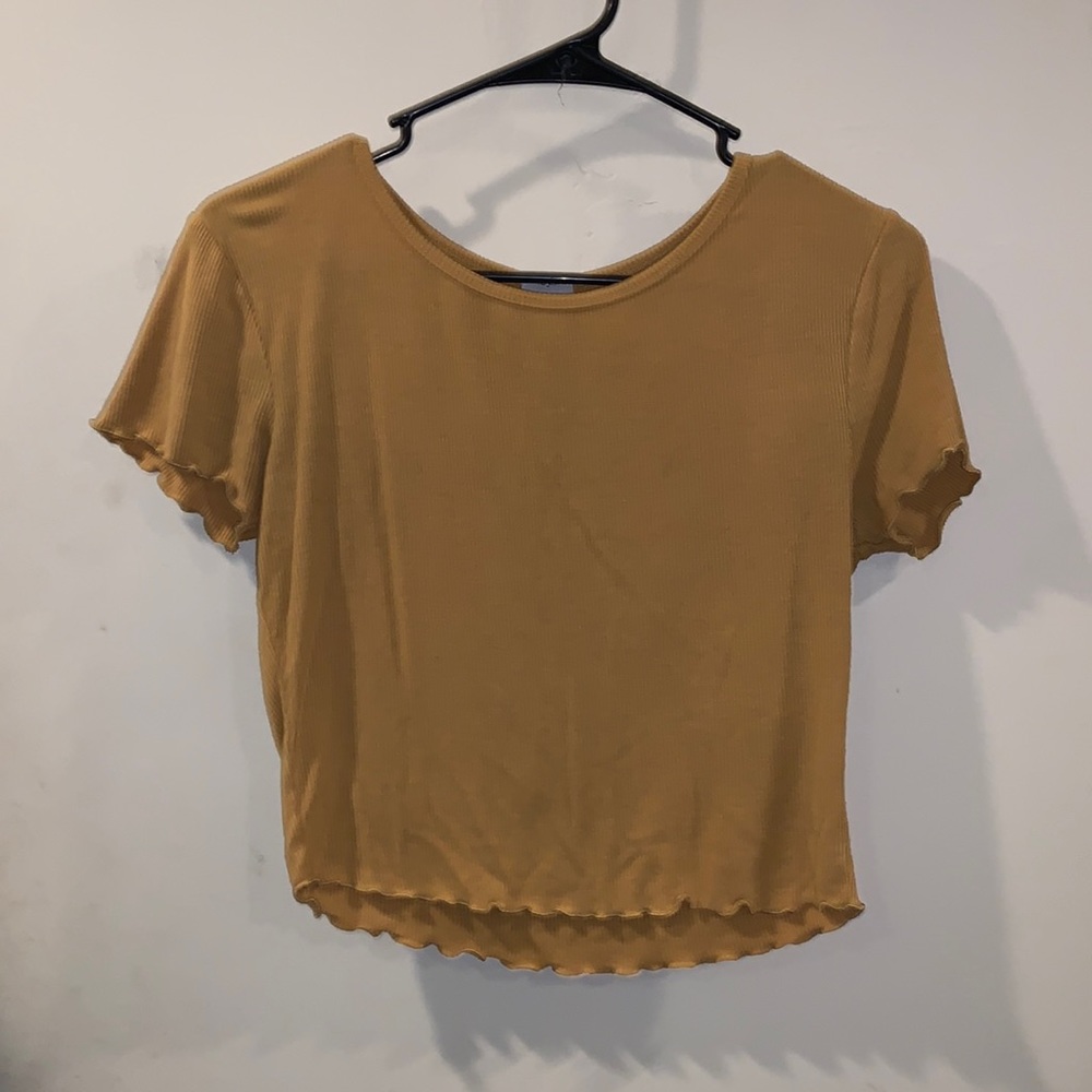 Orangey/yellow crop top